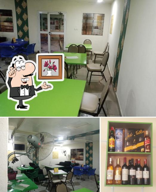 UP STATION, Restaurant Bar du Plateau