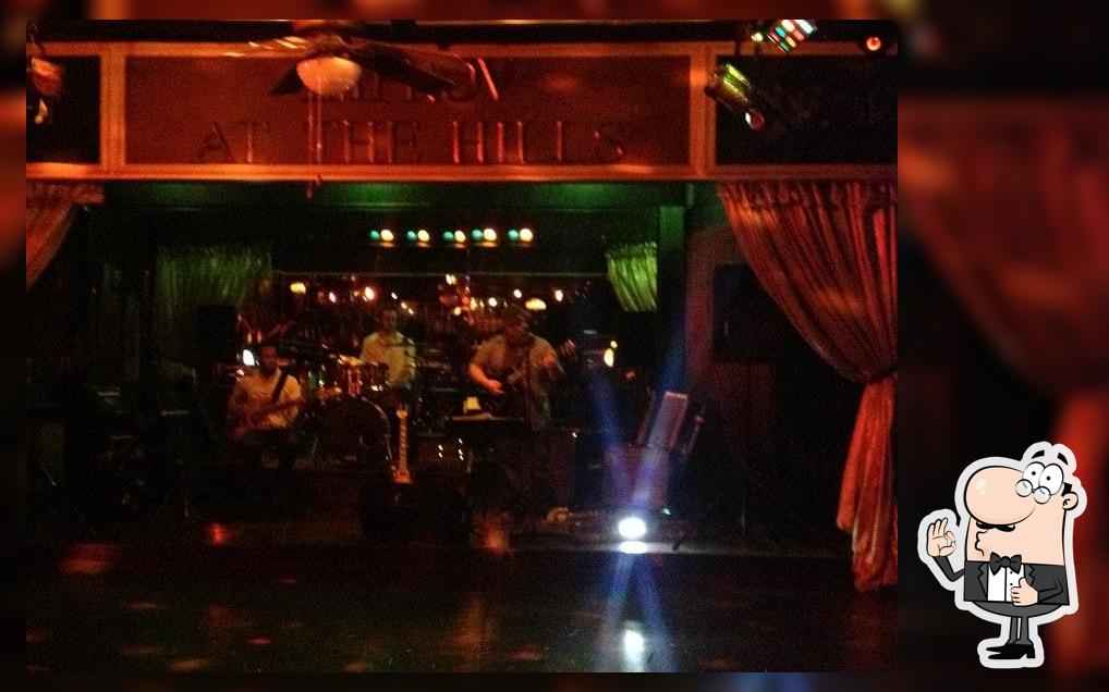 Hollywoods Hills Pub