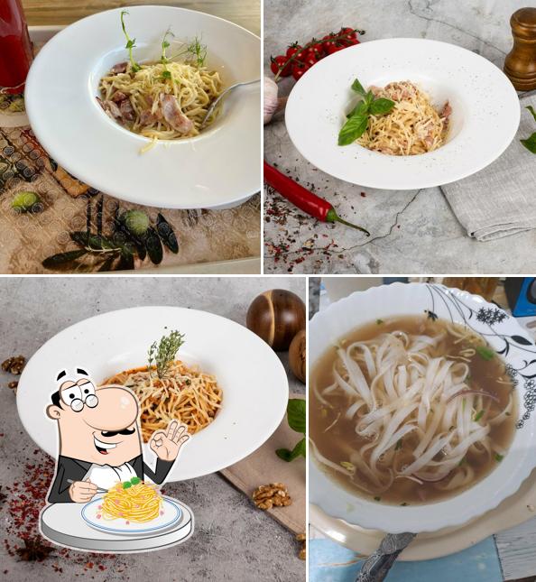 Паста карбонара в "Гастромаркет"