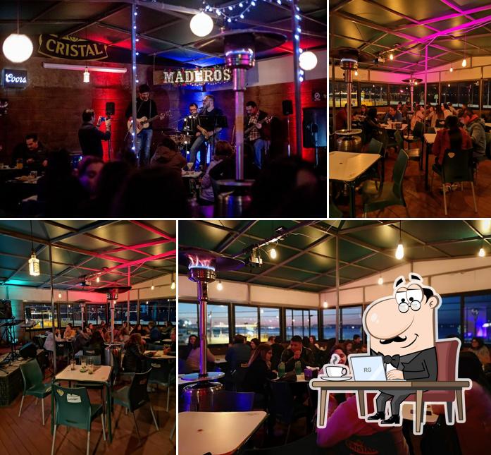 MADEROS BEACH BAR