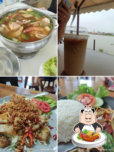 Baan Rao White Cottage Food & Drink