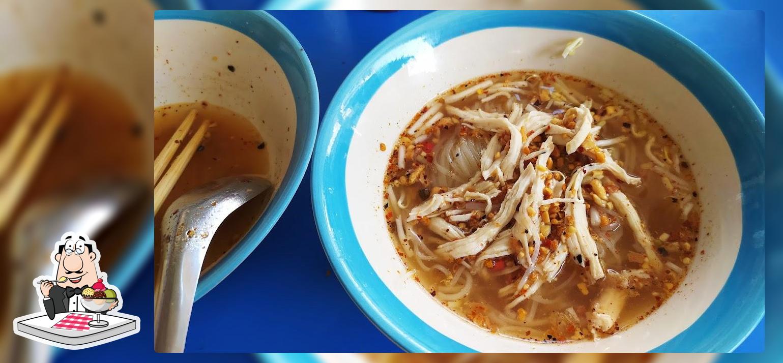ก๋วยเตี๋ยวไก่ฉีกลุงนาค