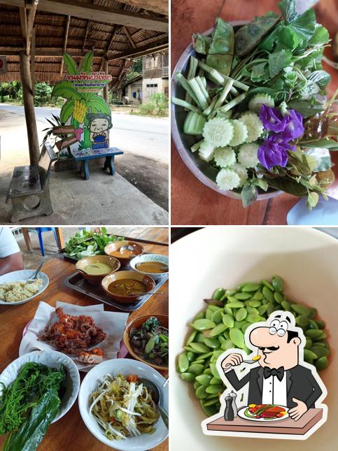 Khanom Jeen Thai Rice Noodle with Curry Sauce