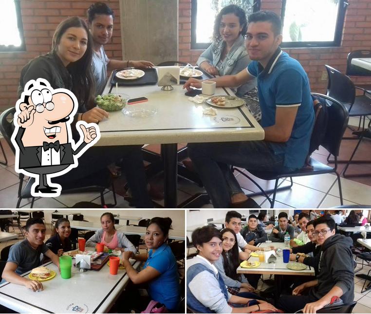 La Cafe Universitaria