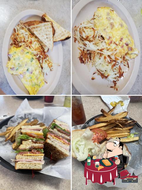 LARIAT COUNTRY KITCHEN