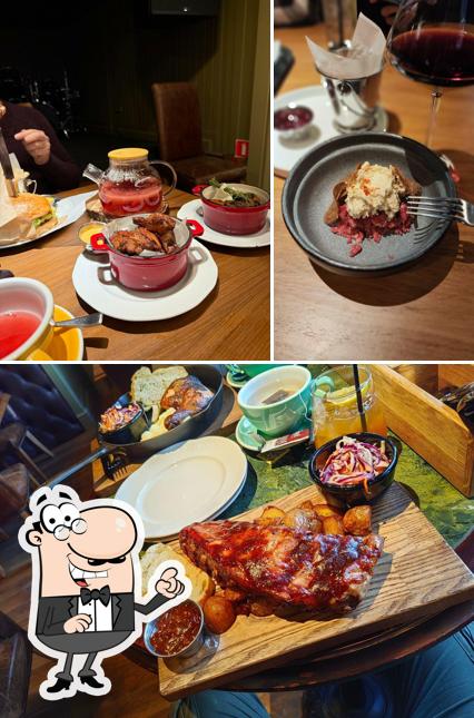 Посмотрите на внутренний интерьер "Tootsie"