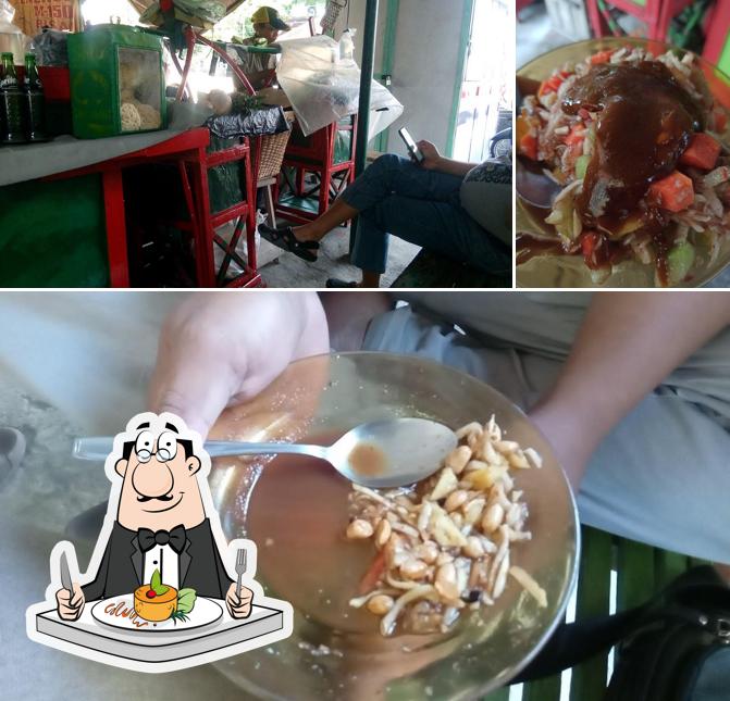 Rujak dan Lotis Mbah Karso Solo