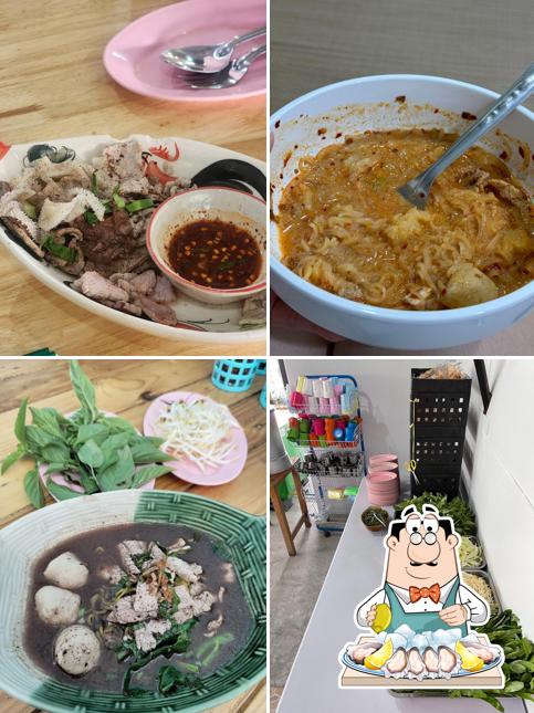ก๋วยเตี๋ยวเรือ อนุสาวรีย์
