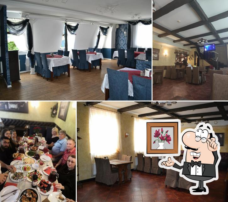 Посмотрите на внутренний интерьер "Кафе "Руно""