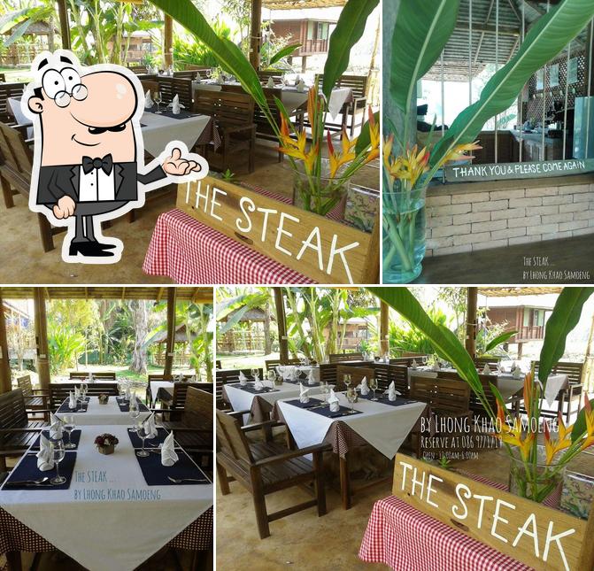 The STEAK & Organic Salad by Lhong Khao Samoeng