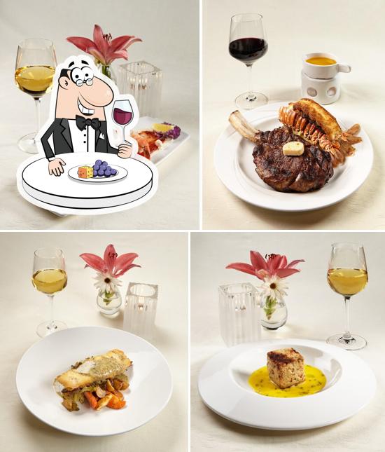 Ruthie's Steak & Seafood at Riverside Casino & Golf Resort
