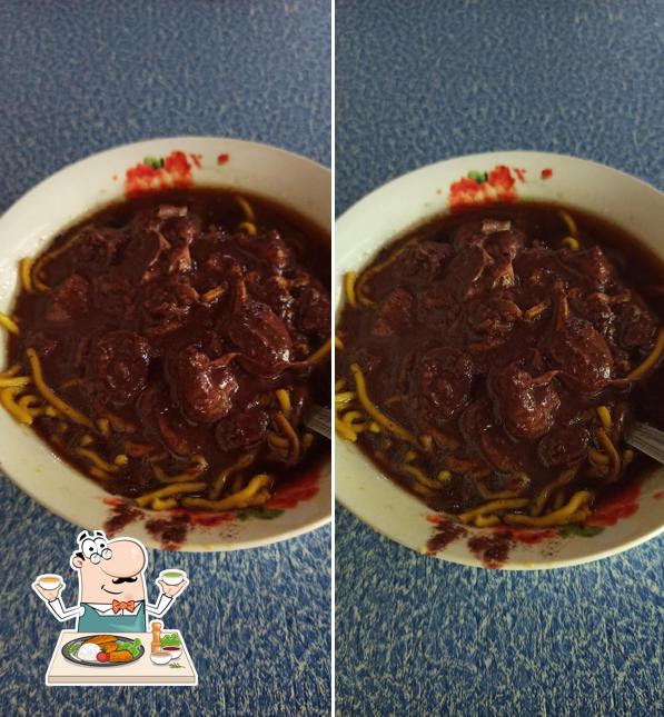 Pancit Dinuguan de Guinobatan