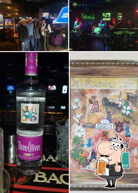 Jake's Bar & Grill