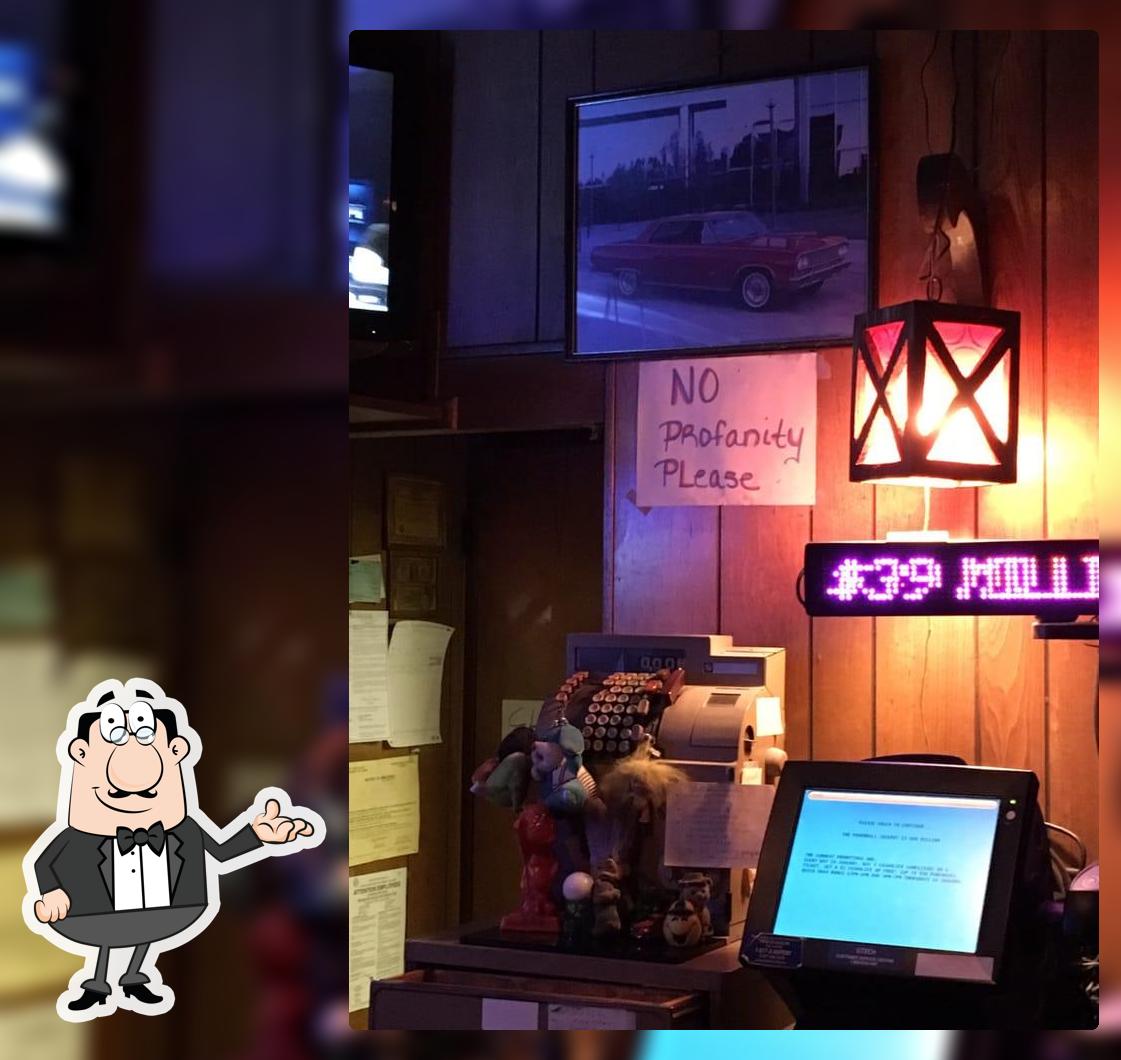 Louie's Tavern
