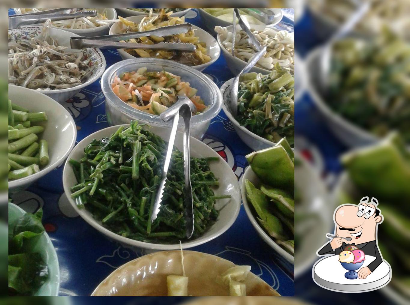 ขนมจีน ใต้ต้นมะขาม