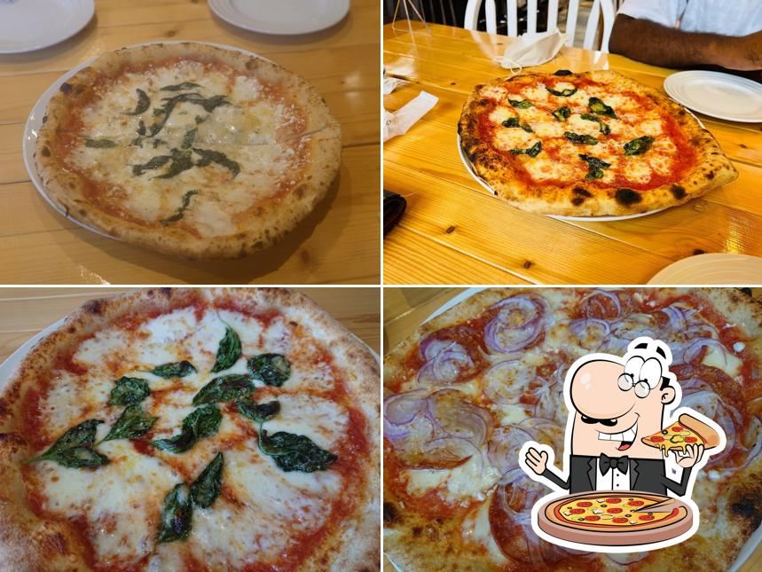 Pizzeria Penguin Village