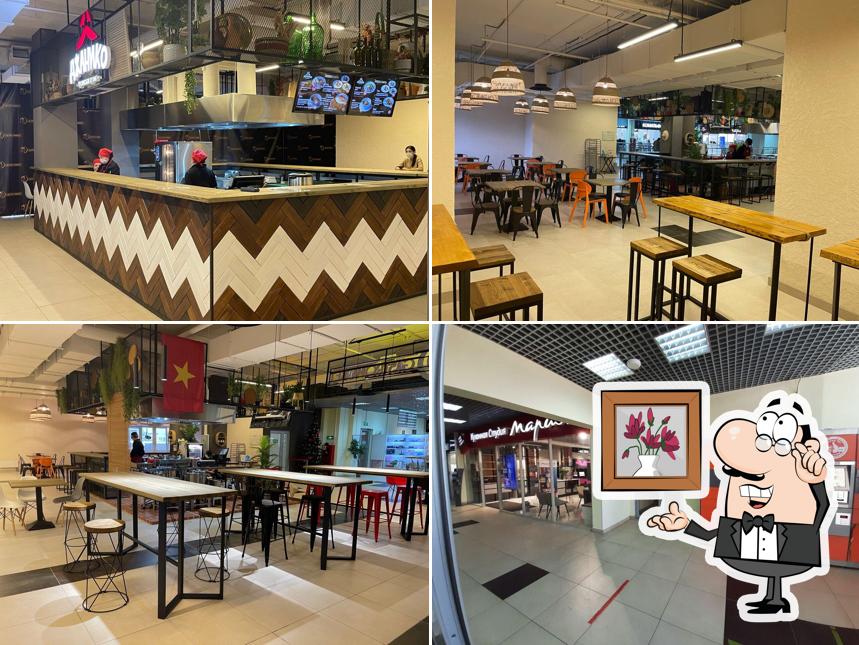 Посмотрите на внутренний интерьер "Гастромаркет"