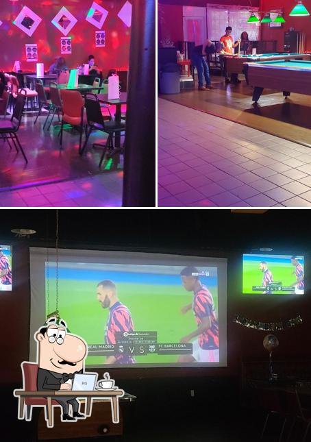 El Rincon Sport Bar & Grill