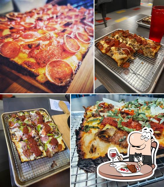 R Town Pizza
