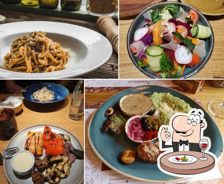 Еда в "Траттории Лимончелло"