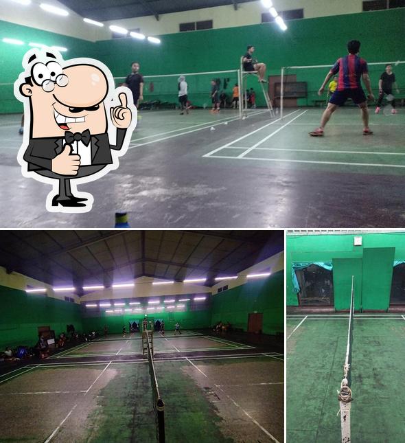 GOR badminton Cemani