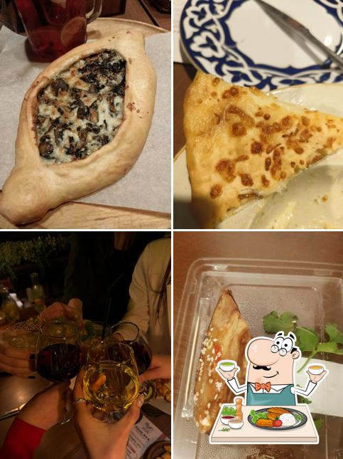 Еда в "Чайхане Пахлава"