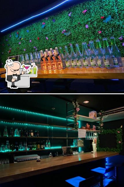 Karaoke & Amusement Bar MANA