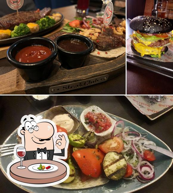 Еда в "Стейке Клуб"