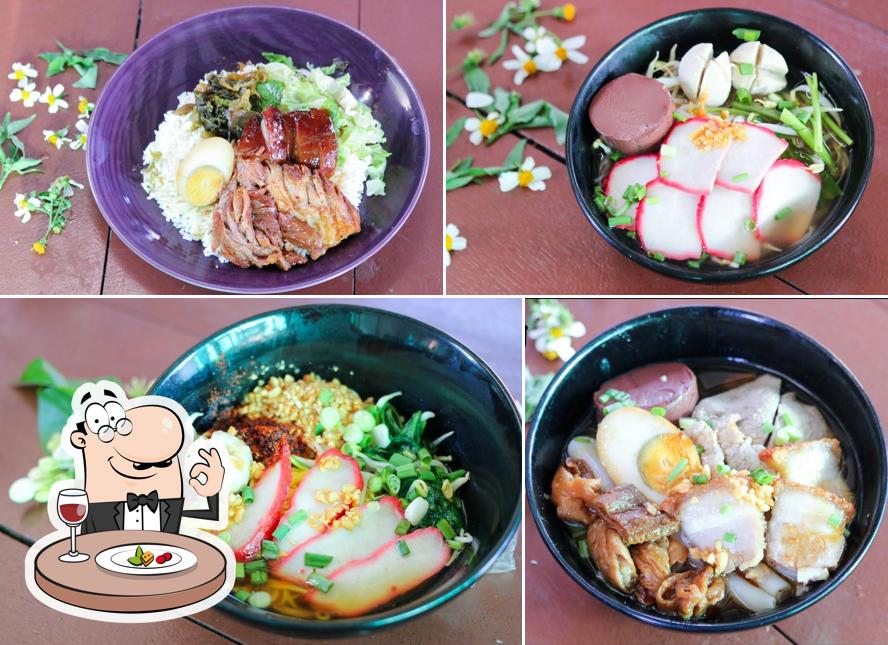 ข้าวขาหมูแม่บุญมา