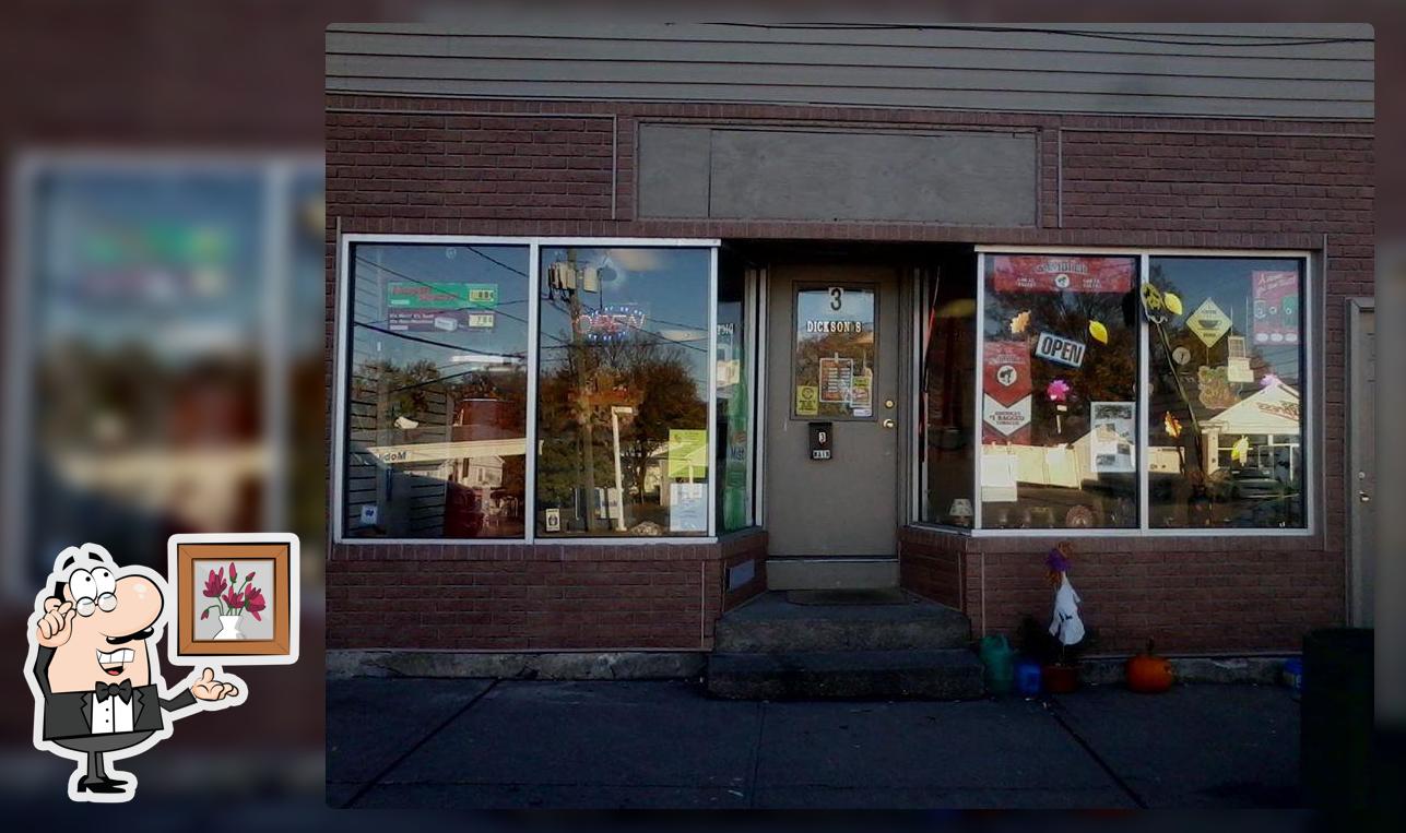 Dickson's variety store