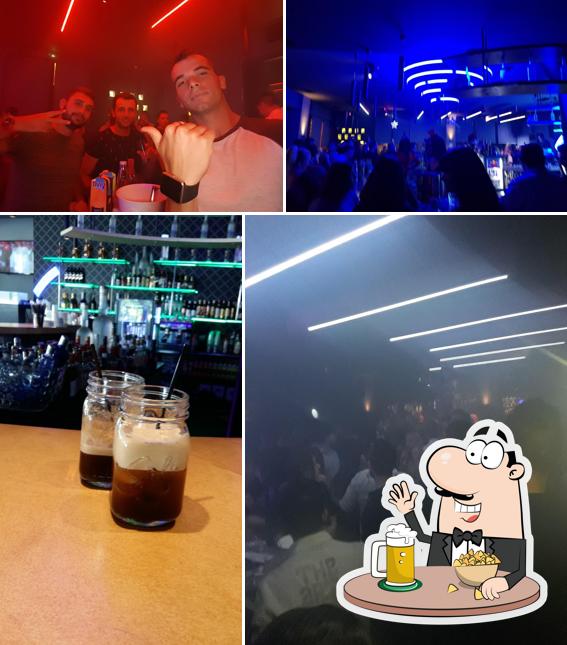 Novel Cafe-Bar