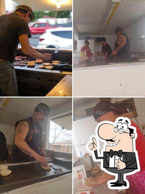 La Familia Fiesta Burgers