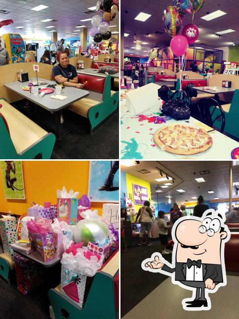 Chuck E. Cheese