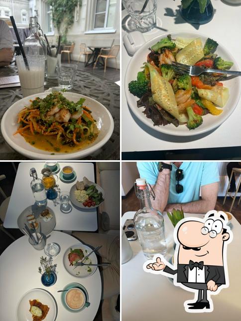 Посмотрите на внутренний интерьер "Сойка"