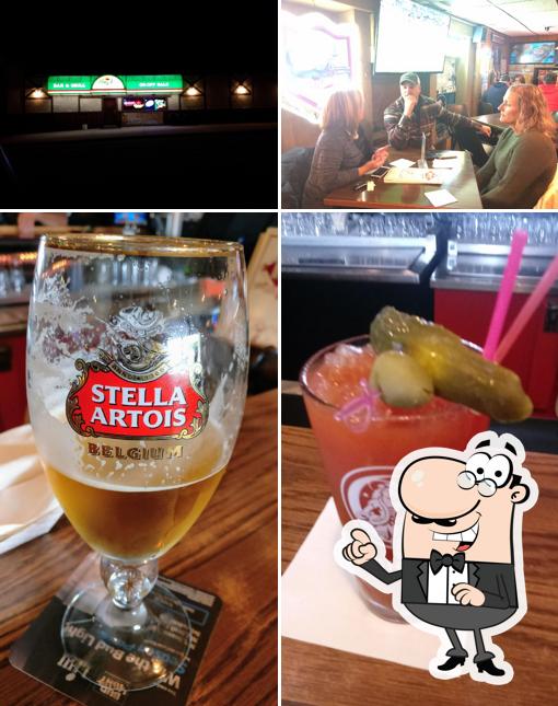 Howie's Corner Bar & Grill