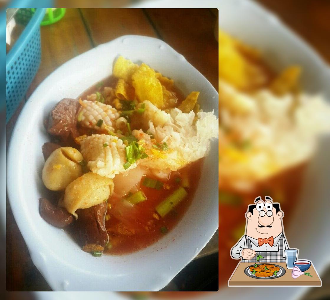 ก๋วยเตี๋ยวลูกชิ้นปลาทำเอง