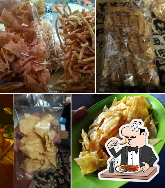 Kue Bawang Mak Sebo