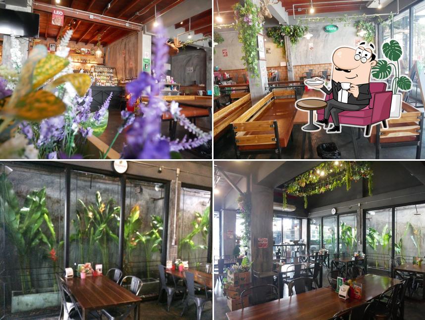 ครัวแม่สาว&Like Coffee
