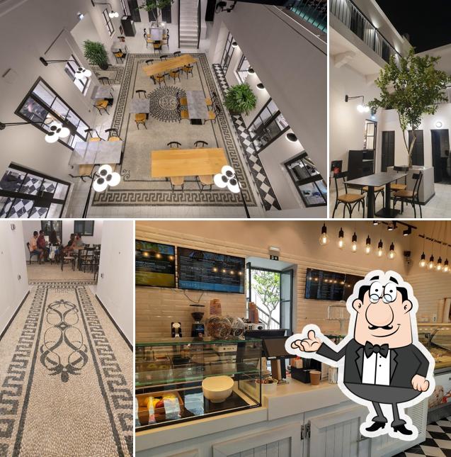 Food Court