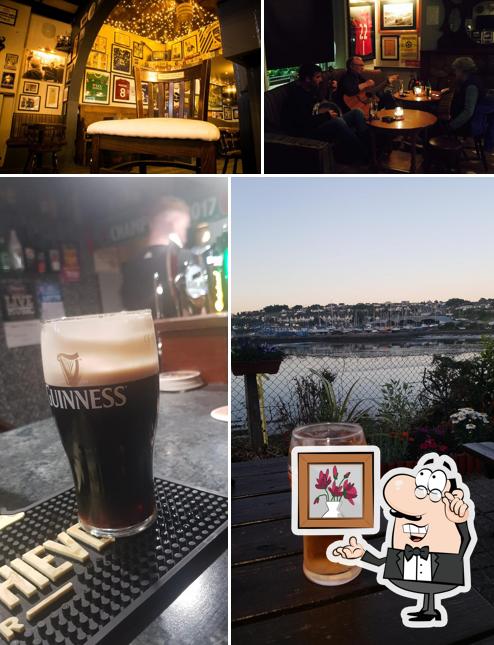 Fitzy's bar crosshaven