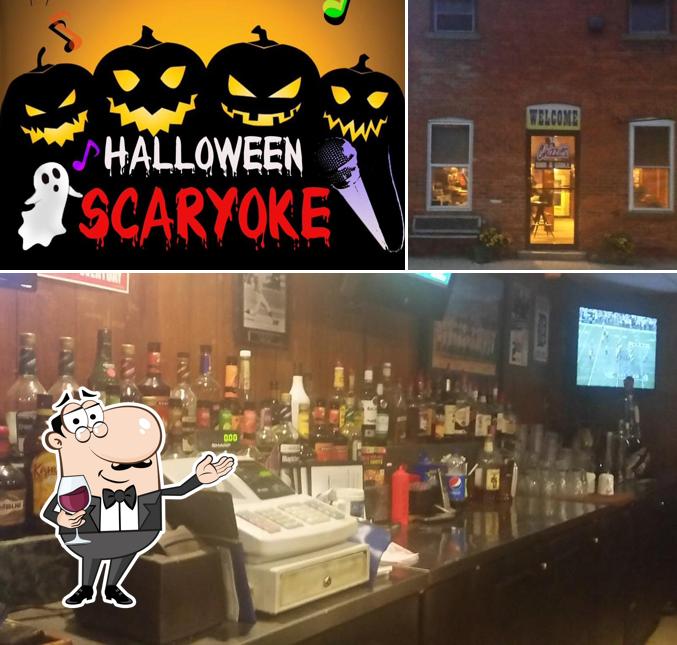 Chizzie's Sports Bar And Grill