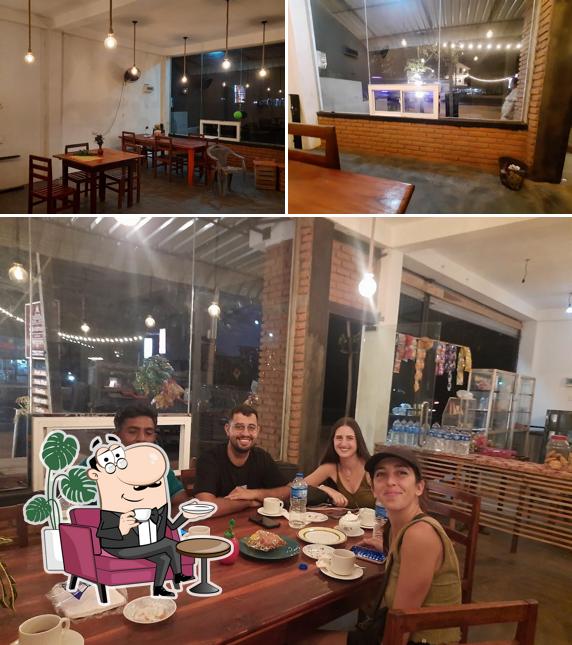 Ri Cafe & Restaurant
