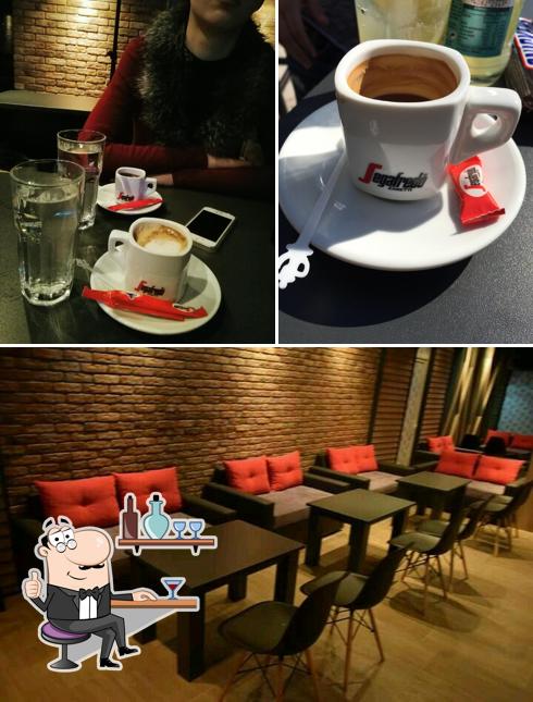 Cafe Bar Check IN