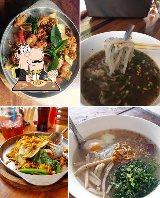 Khao Piak Shop ຮ້ານອາຫານເຂົ້າປຽກ