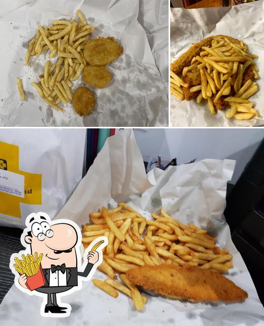 Vella's Xpress Fish Bar (Harbour Rd), North Mackay