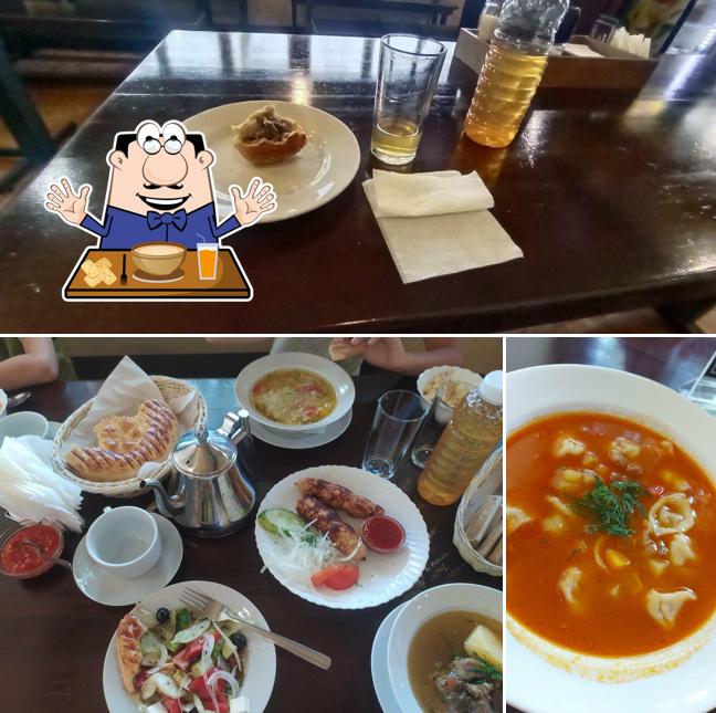 Еда в "чайхане Тандыр"