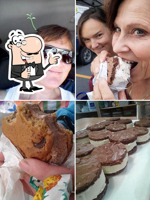 PeakTreats Artisan Ice Cream