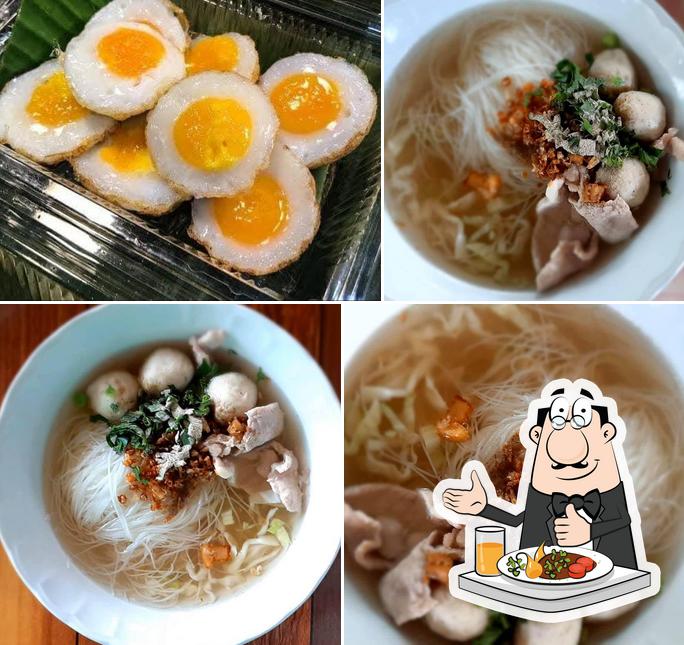 ก๋วยเตี๋ยวหมูนำโชค บ้านเหมืองหม้อ
