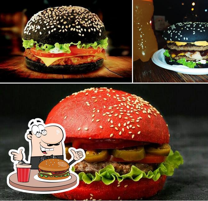 Kiss my coffeе_Royal Burger