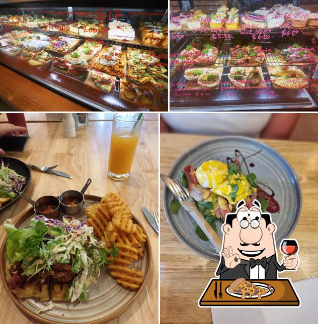LA LUNA EATERY & BAR